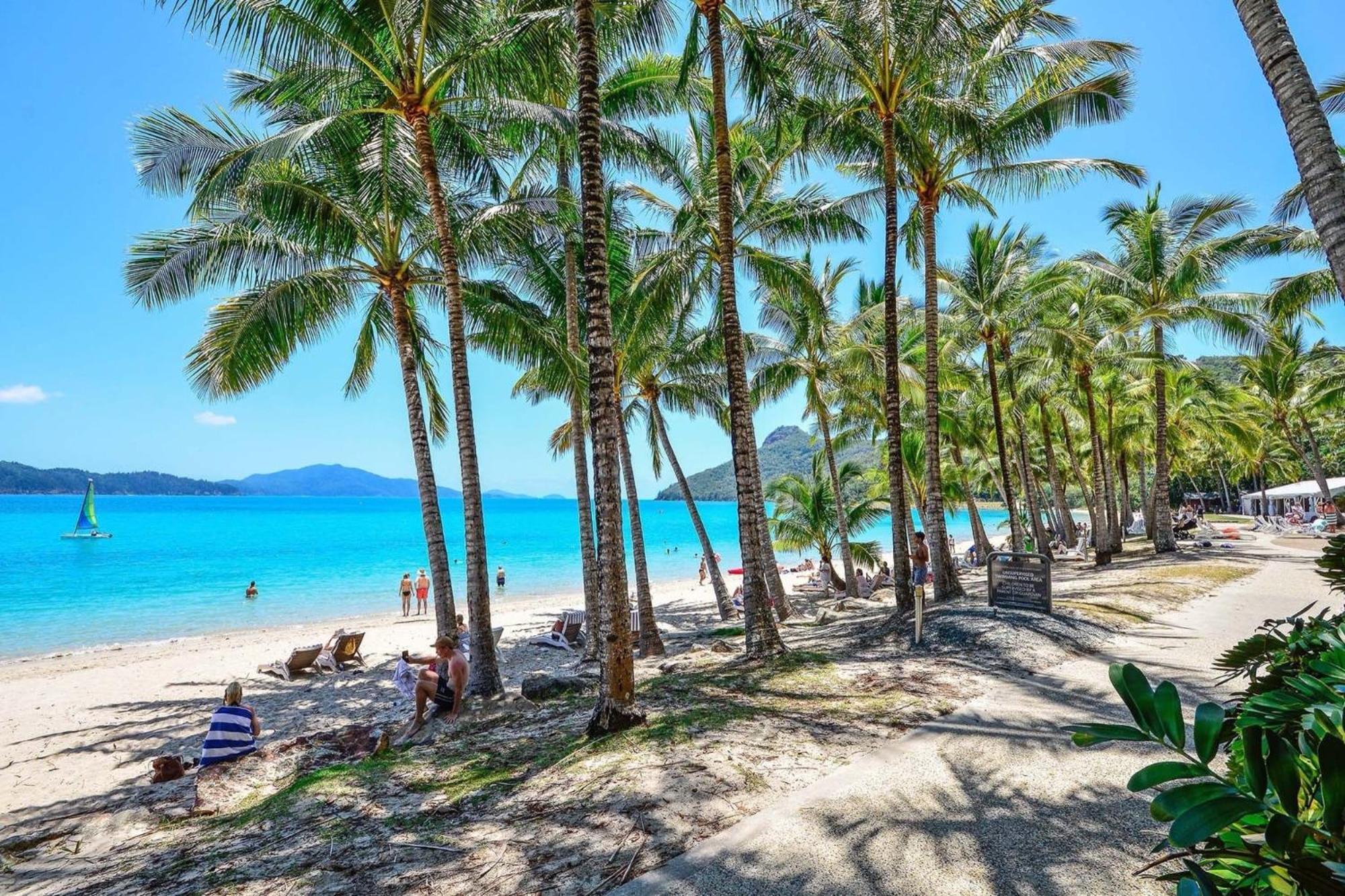 Beachfront Hamilton Island Exterior photo