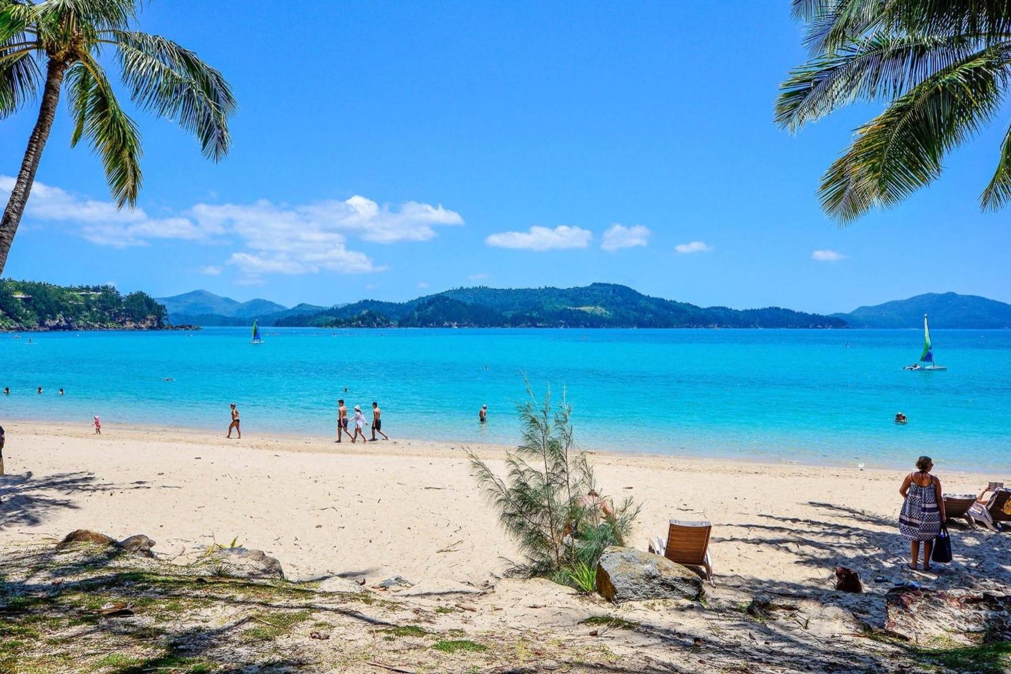 Beachfront Hamilton Island Exterior photo